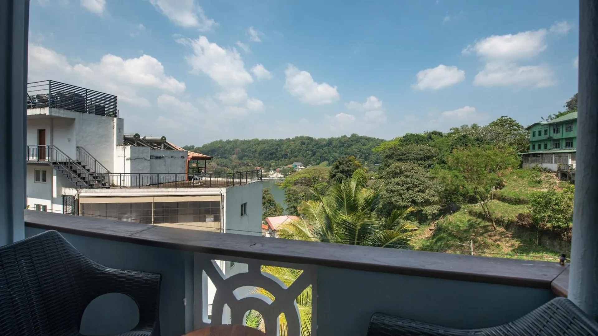 Ceyloni Lake Residency Kandy
