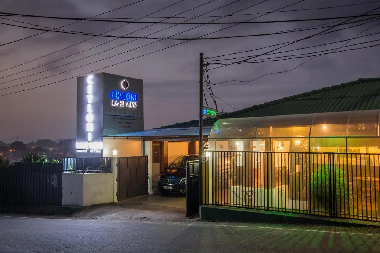 ** Hotel Ceyloni Lake Residency Kandy Sri Lanka
